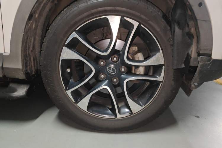 Used Soueast DX7 2015 1.5T Automatic Prestige Model Right Front Wheel Hub