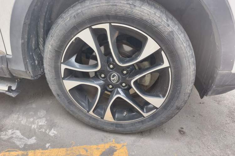 Used Soueast DX7 2015 1.5T Manual Luxury Model Right Front Wheel Hub
