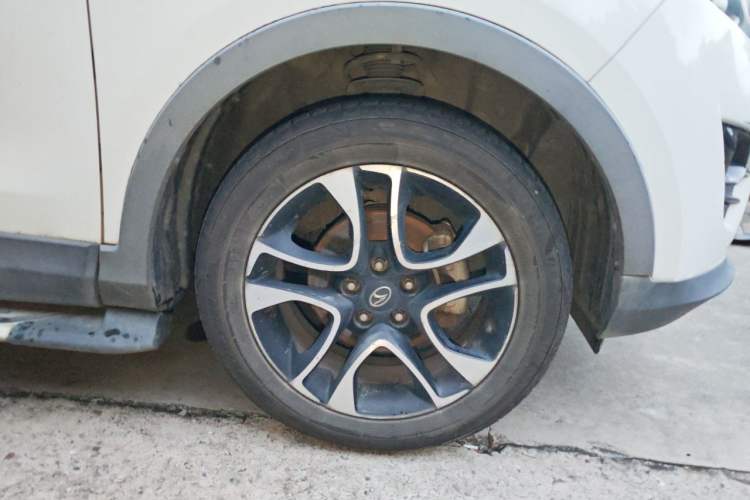 Used Soueast DX7 2015 1.5T Automatic Elite Model Right Front Wheel Hub