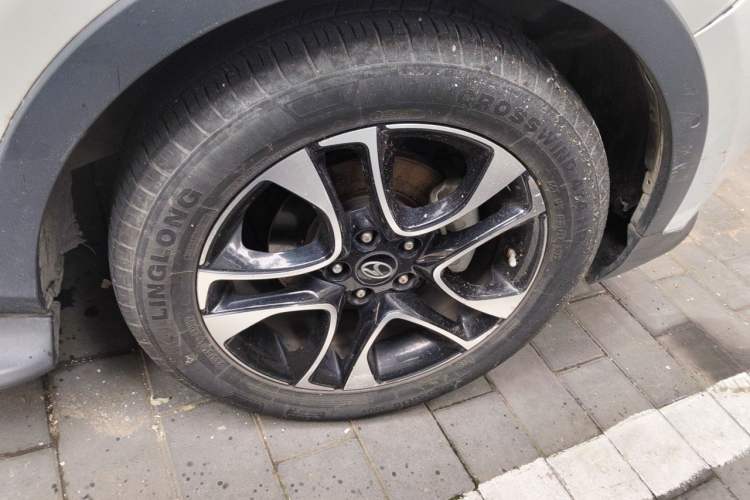 Used Soueast DX7 2015 1.5T Automatic Prestige Model Right Front Wheel Hub