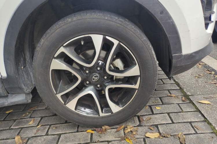 Used Soueast DX7 2015 1.5T Automatic Prestige Model Right Front Wheel Hub