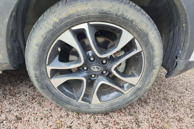 Used Soueast DX7 2015 1.5T Manual Luxury Model Right Front Wheel Hub