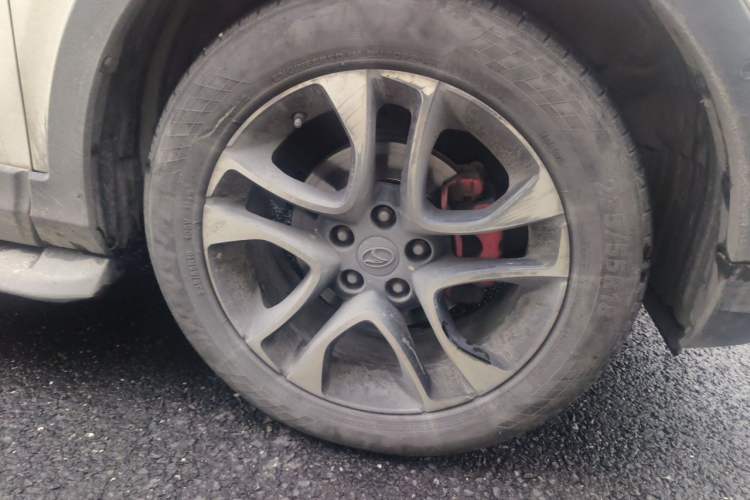 Used Soueast DX7 2015 1.5T Automatic Prestige Model Right Front Wheel Hub