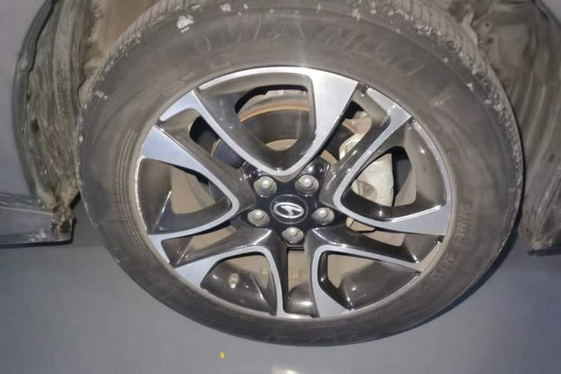 Used Soueast DX7 2015 1.5T Automatic Luxury Model Right Front Wheel Hub