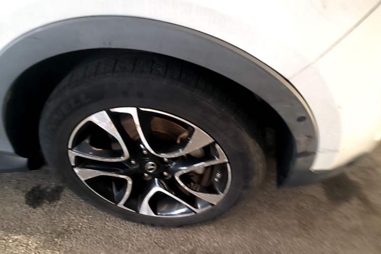Used Soueast DX7 2015 1.5T Automatic Prestige Model Right Front Wheel Hub
