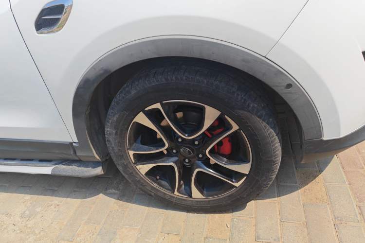 Used Soueast DX7 2015 1.5T Automatic Prestige Model Right Front Wheel Hub