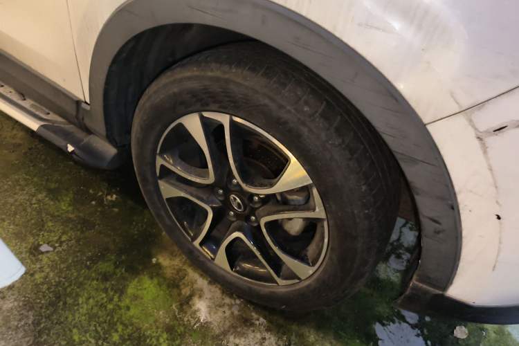 Used Soueast DX7 2015 1.5T Automatic Luxury Model Right Front Wheel Hub