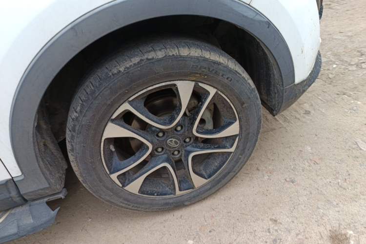 Used Soueast DX7 2015 1.5T Manual Luxury Model Right Front Wheel Hub