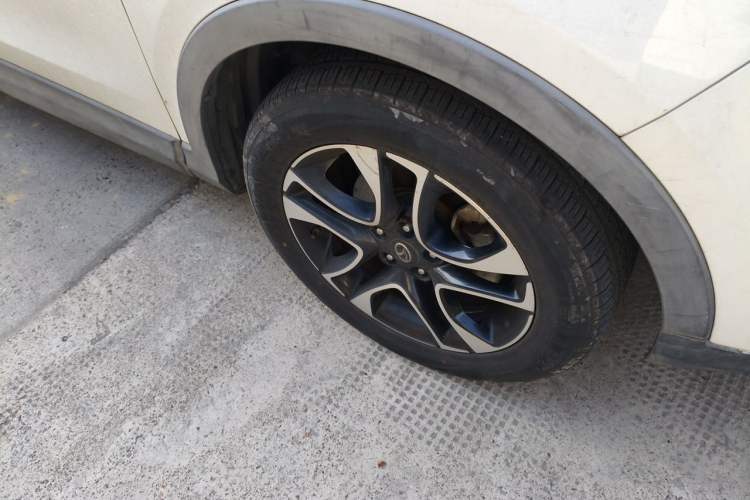 Used Soueast DX7 2015 1.5T Manual Luxury Model Right Front Wheel Hub