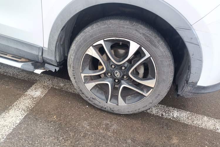 Used Soueast DX7 2015 1.5T Manual Luxury Model Right Front Wheel Hub