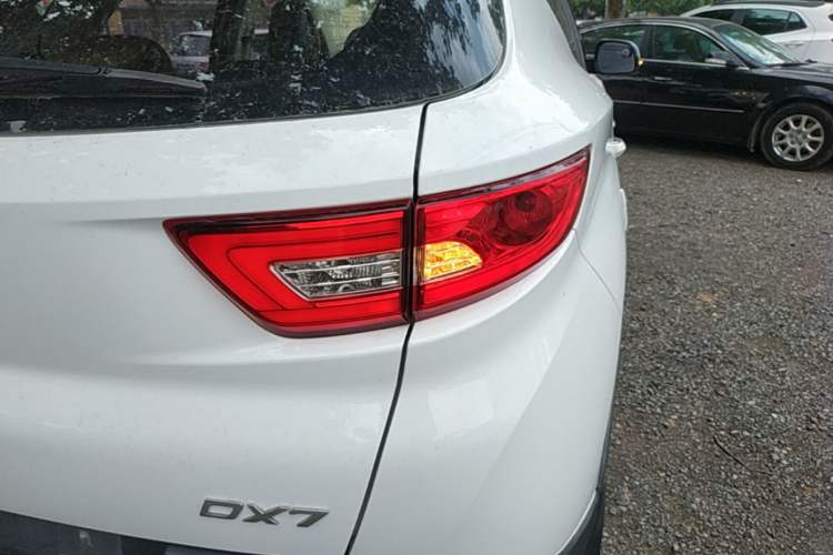 Used Soueast DX7 2015 1.5T Automatic Luxury Model Right Rear Taillight