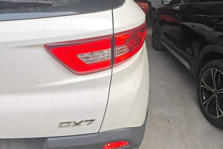 Used Soueast DX7 2015 1.5T Automatic Prestige Model Right Rear Taillight