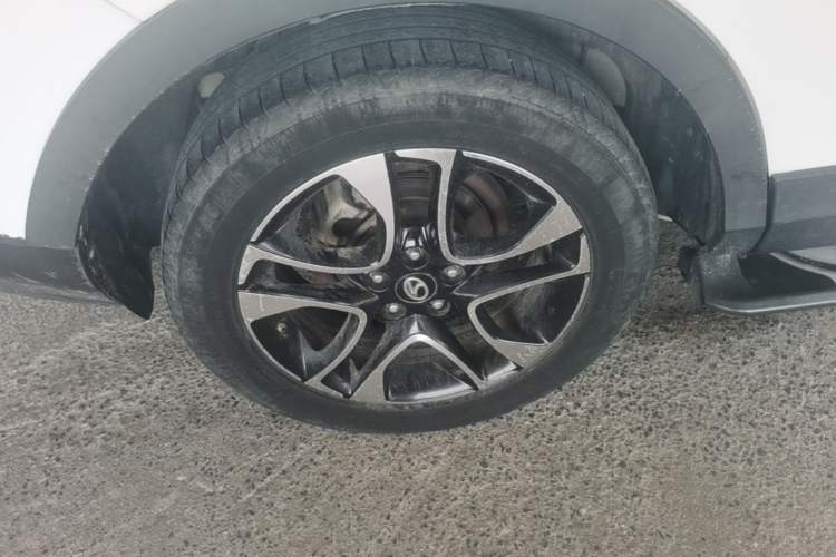 Used Soueast DX7 2015 1.5T Automatic Luxury Model Right Rear Wheel Hub