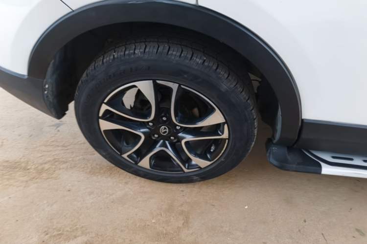 Used Soueast DX7 2015 1.5T Automatic Luxury Model Right Rear Wheel Hub