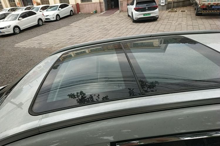 Used Soueast DX7 2015 1.5T Automatic Luxury Model Roof