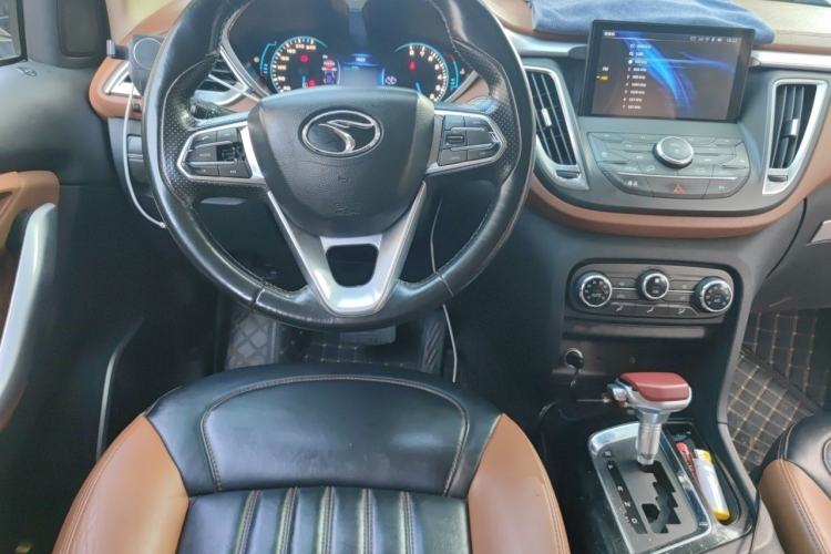 Used Soueast DX7 2015 1.5T Automatic Prestige Model Steering Wheel