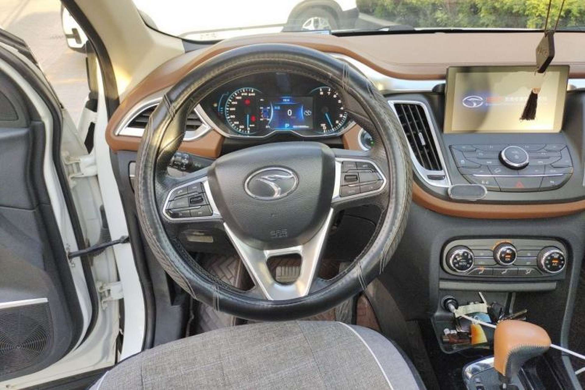 Used Soueast DX7 2015 1.5T Automatic Prestige Model Steering Wheel