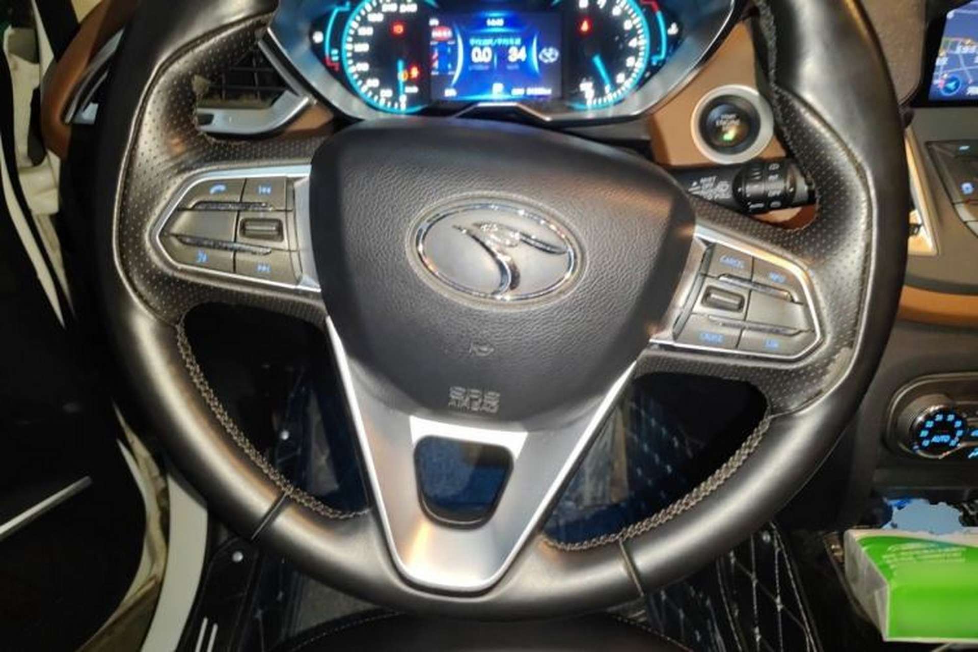 Used Soueast DX7 2015 1.5T Automatic Luxury Model Steering Wheel