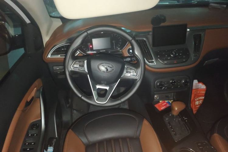 Used Soueast DX7 2015 1.5T Automatic Luxury Model Steering Wheel