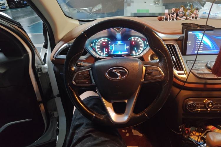 Used Soueast DX7 2015 1.5T Automatic Prestige Model Steering Wheel