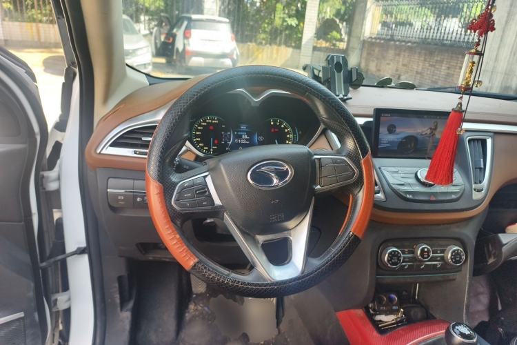 Used Soueast DX7 2015 1.5T Manual Luxury Model Steering Wheel