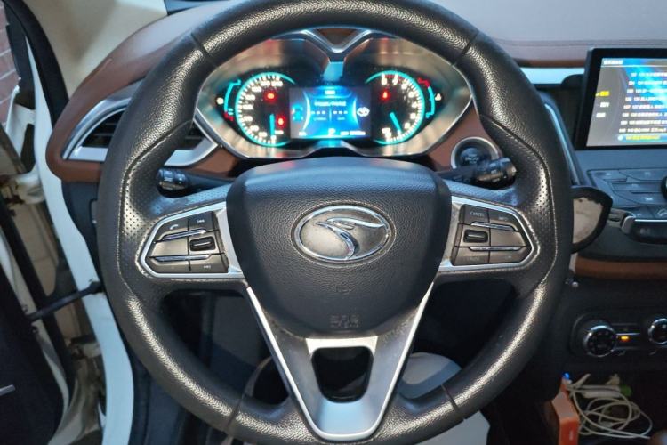 Used Soueast DX7 2015 1.5T Automatic Elite Model Steering Wheel