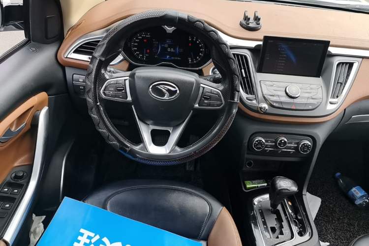 Used Soueast DX7 2015 1.5T Automatic Luxury Model Steering Wheel