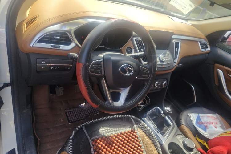 Used Soueast DX7 2015 1.5T Manual Elite Model Steering Wheel