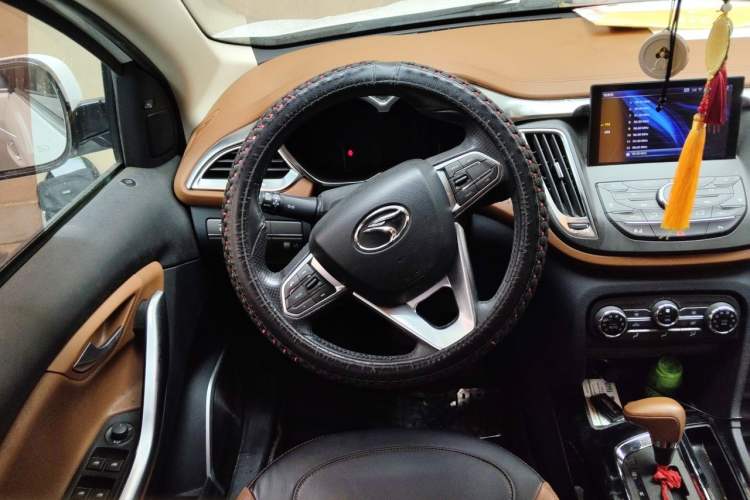 Used Soueast DX7 2015 1.5T Automatic Prestige Model Steering Wheel