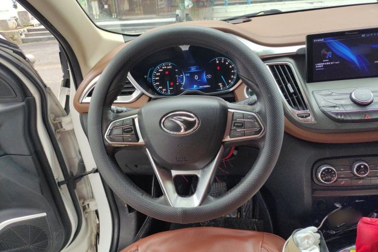 Used Soueast DX7 2015 1.5T Automatic Prestige Model Steering Wheel