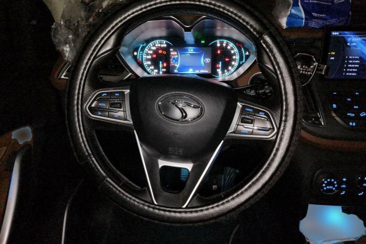 Used Soueast DX7 2015 1.5T Automatic Prestige Model Steering Wheel
