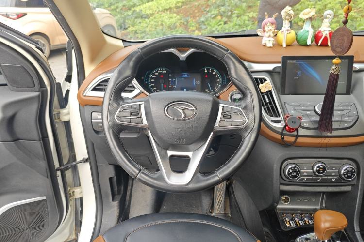 Used Soueast DX7 2015 1.5T Automatic Luxury Model Steering Wheel