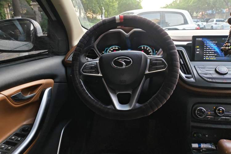 Used Soueast DX7 2015 1.5T Automatic Luxury Model Steering Wheel
