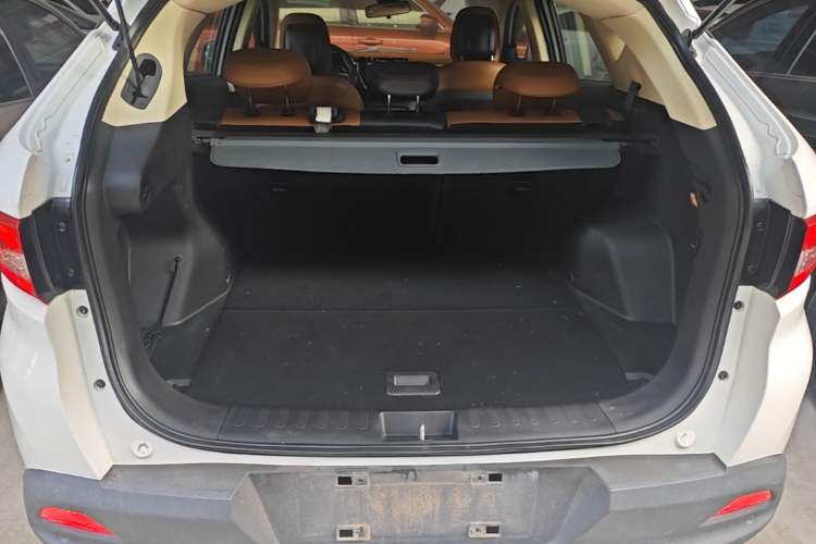 Used Soueast DX7 2015 1.5T Automatic Prestige Model Trunk