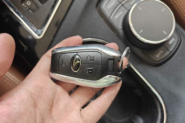Used Soueast DX7 2015 1.5T Automatic Prestige Model Vehicle Key