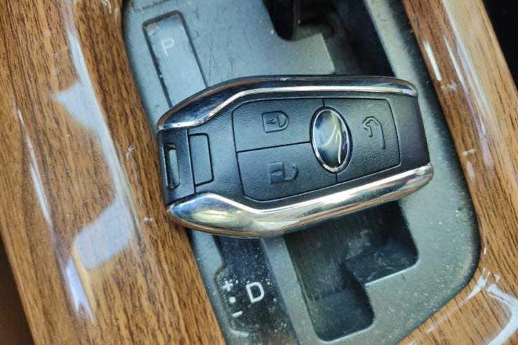 Used Soueast DX7 2015 1.5T Automatic Luxury Model Vehicle Key