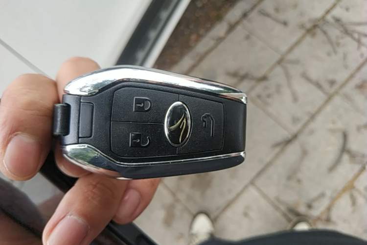 Used Soueast DX7 2015 1.5T Automatic Luxury Model Vehicle Key