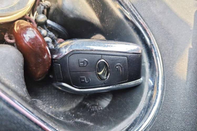 Used Soueast DX7 2015 1.5T Automatic Prestige Model Vehicle Key