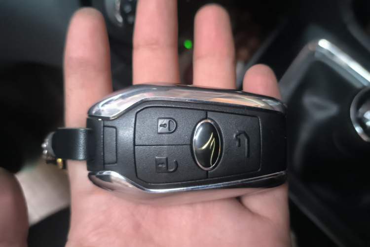 Used Soueast DX7 2015 1.5T Manual Elite Model Vehicle Key