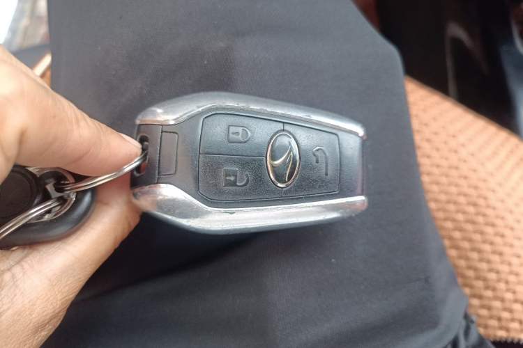 Used Soueast DX7 2015 1.5T Manual Luxury Model Vehicle Key