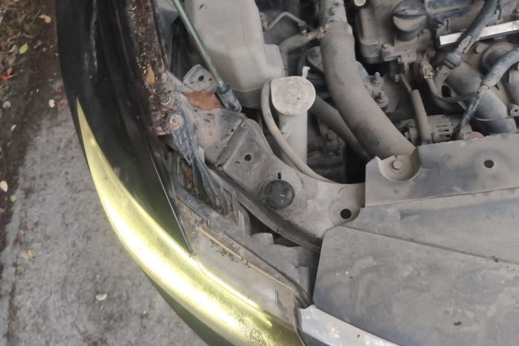 Used Soueast DX7 2015 1.5T Manual Luxury Model Engine Bay Right