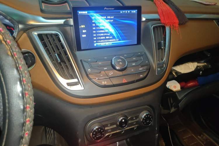 Used Soueast DX7 2016 1.5T Automatic Glory Edition Audio And AC Panel