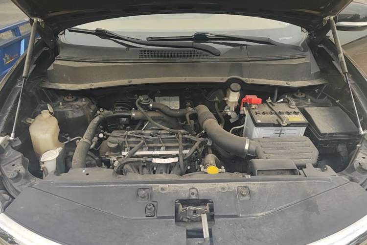 Used Soueast DX7 2016 1.5T Automatic Glory Edition Engine Bay