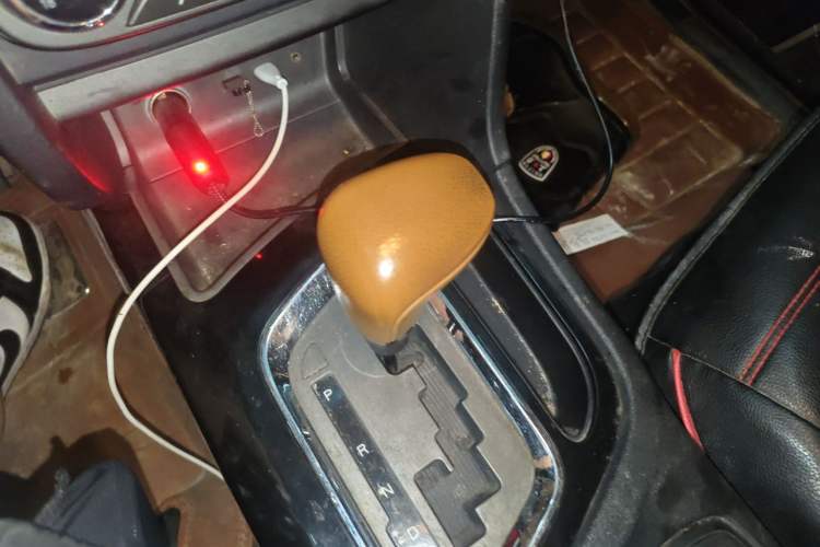 Used Soueast DX7 2016 1.5T Automatic Glory Edition Gear Lever