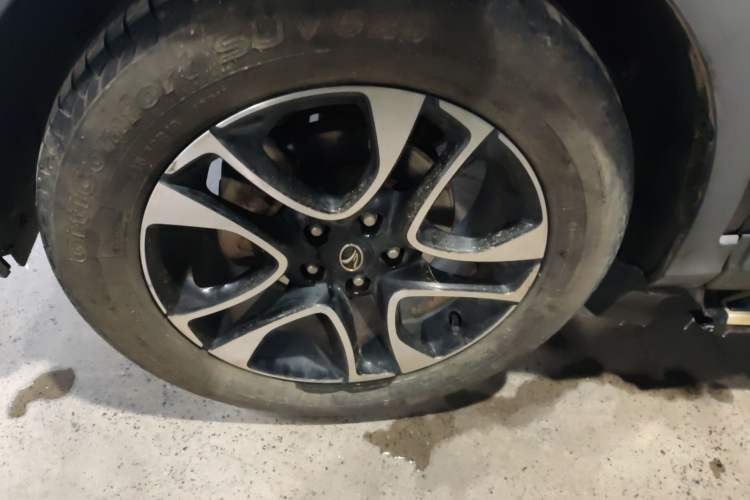Used Soueast DX7 2016 1.5T Manual Triumph Edition Left Front Wheel Hub