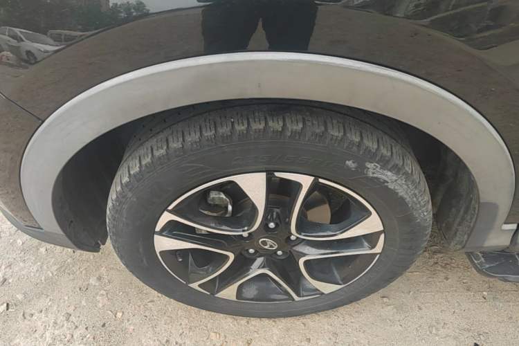 Used Soueast DX7 2016 1.5T Automatic Glory Edition Left Front Wheel Hub