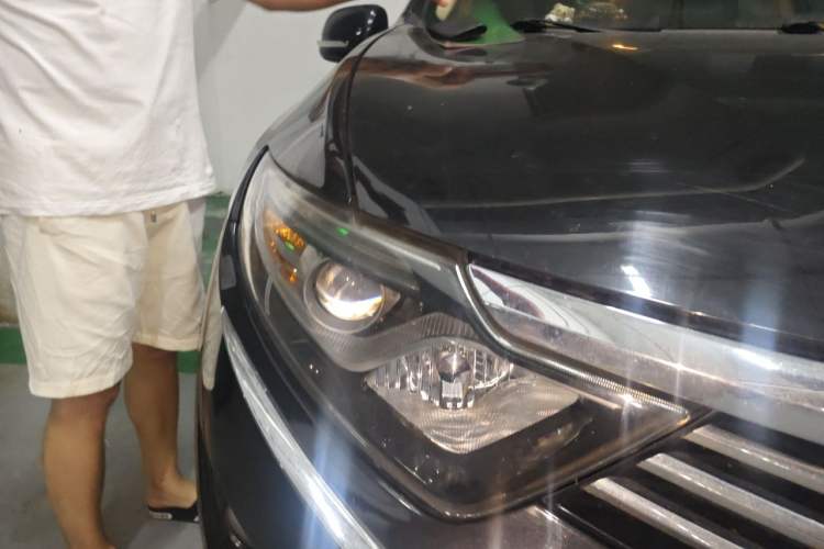 Used Soueast DX7 2016 1.5T Automatic Glory Edition Right Front Headlight
