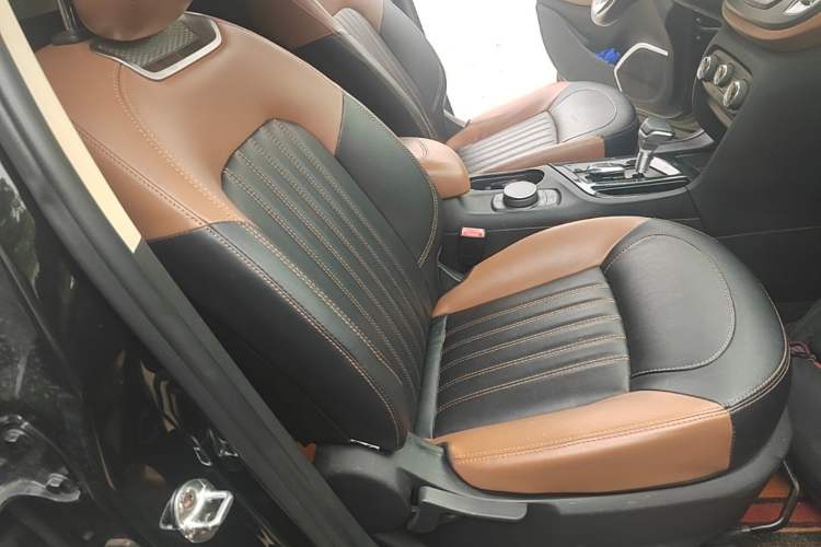 Used Soueast DX7 2016 1.5T Automatic Glory Edition Right Front Seat