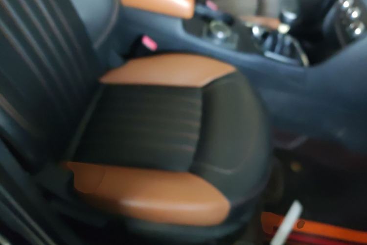 Used Soueast DX7 2016 1.5T Manual Triumph Edition Right Front Seat