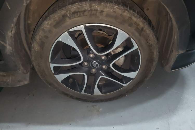 Used Soueast DX7 2016 1.5T Automatic Glory Edition Right Front Wheel Hub